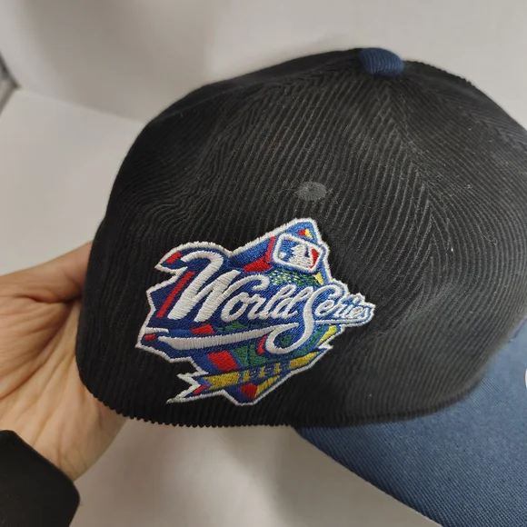 New York Yankees Corduroy Throwback Mitchell And Ness Black Snapback Hat OSFA